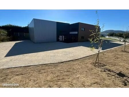 location commerce davezieux 870 m²