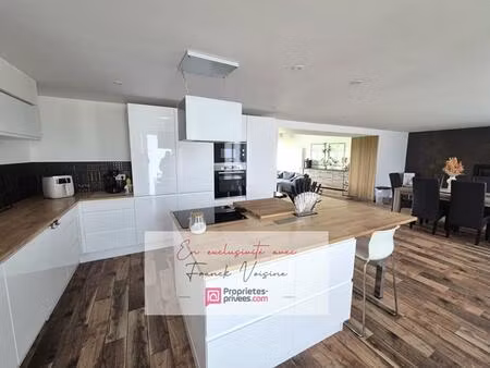 maison de bourg a vendre en exclusivité à saint prouant avec 3 chambres sur un terrain de 