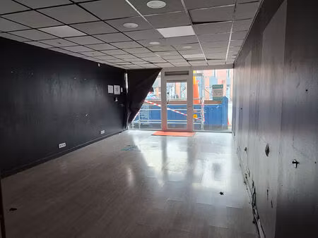 location local commercial