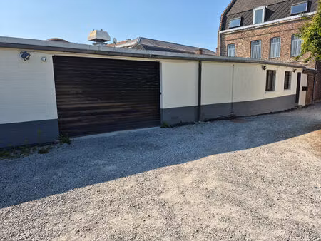 location local commercial