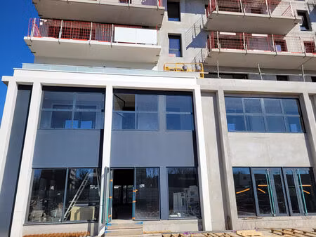 location local commercial