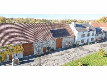 maison avec jardin et terrasse gouzon (23)