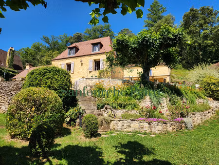 à 8km à l'est de sarlat - périgord noir