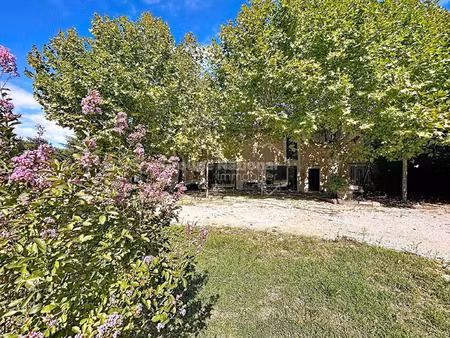 mas provençal de 320 m2 chateaurenard sur terrain avec espace piscine plus de 7000 m2