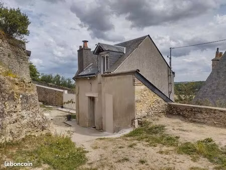 petite maison rénovée et habitats troglodytiques hyper centre vouvray
