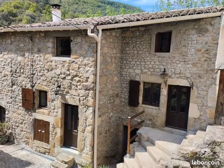maison mitoyenne en pierre à louer