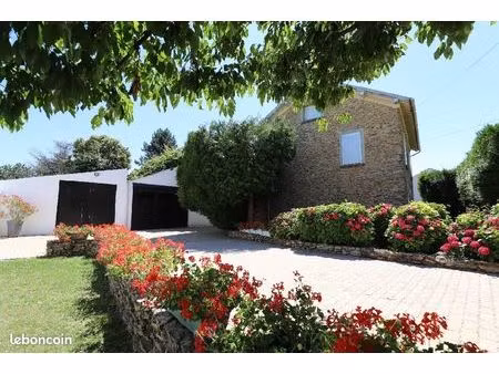 maison 8 pièces 172 m²