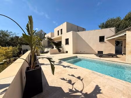 superbe villa de luxe contemporaine dans le sud de la france avec vue panoramique sur la..