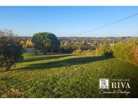 terrain constructible 1308 m2 - au calme - centre bourg