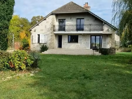 beau pavillon 5 chambres sur sous sol