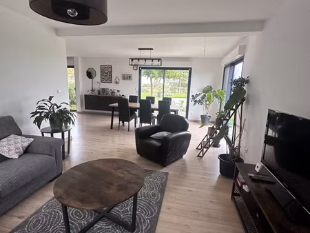 pavillon de 2020 - 129 m² avec jardin arboré et cloturé  garage et places de stationnement