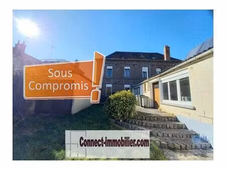 maison semi-individuelle avec jardin et garage