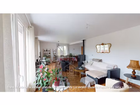 maison individuelle d'environ 148m2 - proche bourg