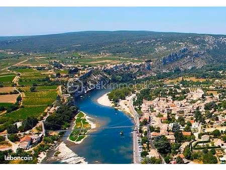 local restaurant 99 m²