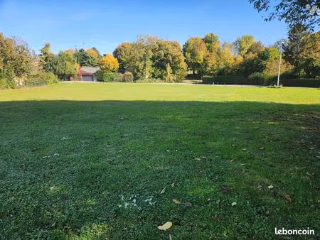 terrain 3200 m² trannes