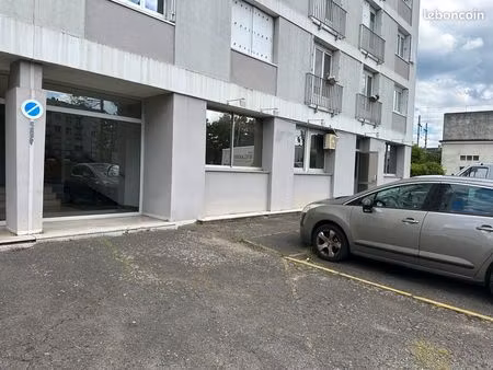opportunité a saisir local commerciale 100m2+4pl de parkings privés