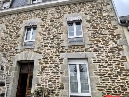 immeuble 10 pièces 139 m²