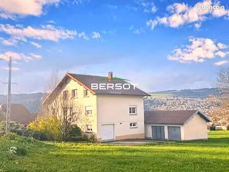 maison 9 pièces 245 m²