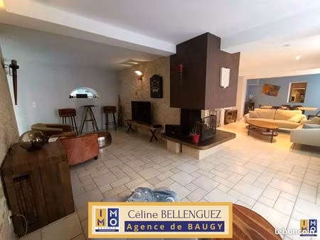 propriété 8 pièces 238 m²