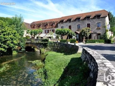 local 1200 m² creysse