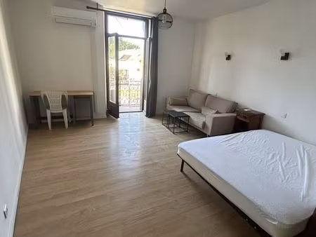 studio 1 pièce 33 m²