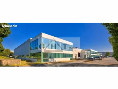 local industriel 1 332 m²