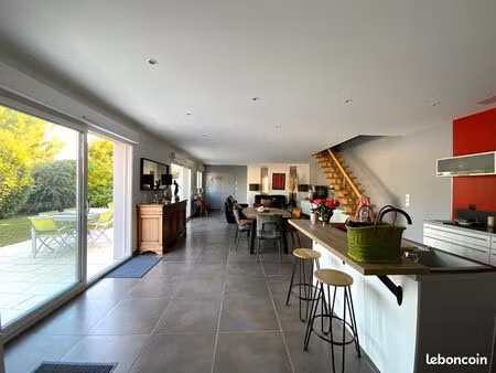 maison 6 pièces 150 m²