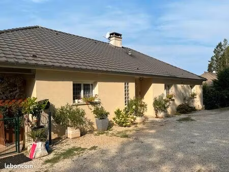 pavillon 8 pièces 205 m²