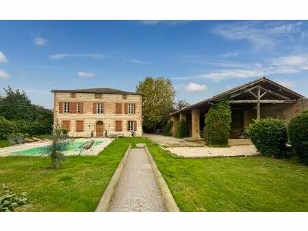 maison monbéqui m² t-8 à vendre  527 500 €