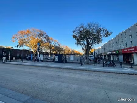 boutique 290 m² evry courcouronnes