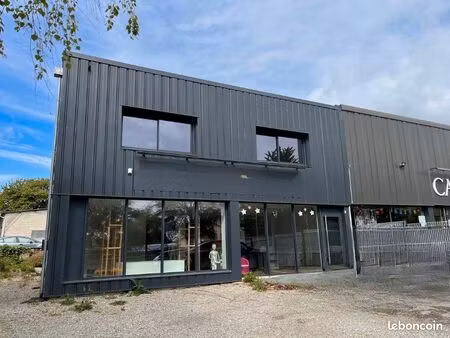 local commercial 210 m²