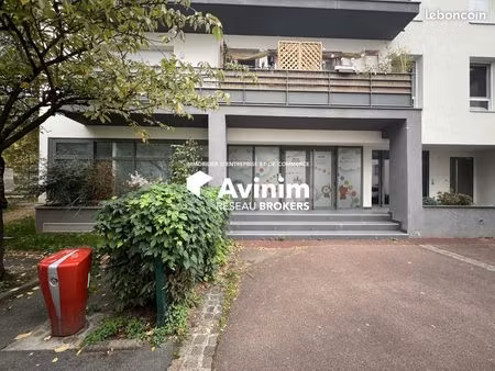 local commercial 220 m² orsay