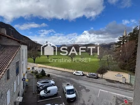 local 1060 m² la javie