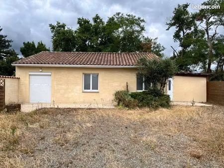 local professionnel avec stationnements