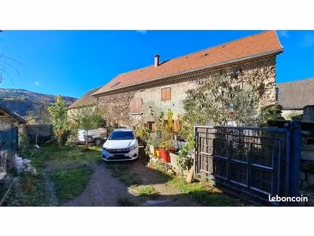 maison de caractère avec jardin
