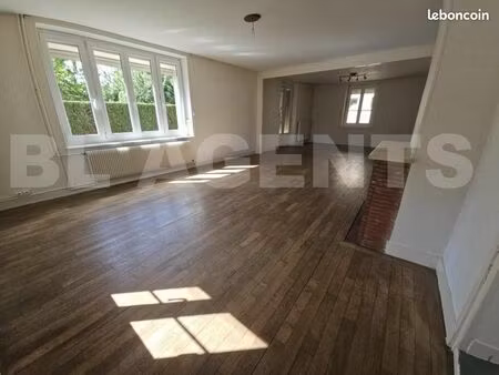 maison 7 pièces 215 m²