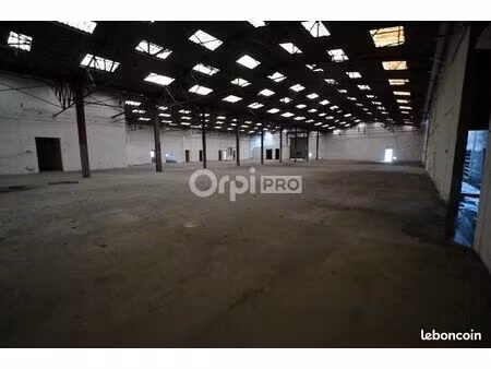 local d'activité 1 580 m²