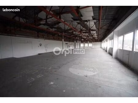local d'activité 840 m²