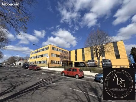 local 211 m² dourdan