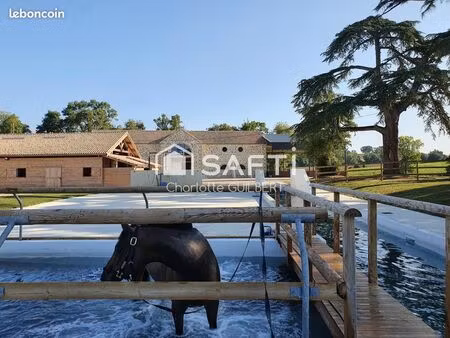 propriété 6 pièces 265 m²