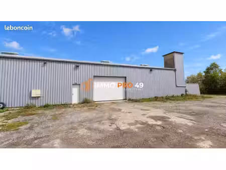 local 250 m² bécon-les-granits