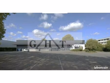 local bureaux 1 460 m²