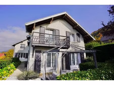 villa 7 pièces 225 m²
