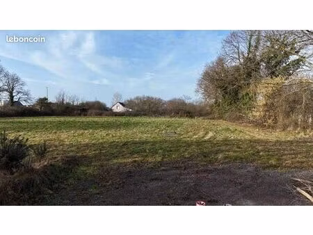 terrain 1345 m² lessay