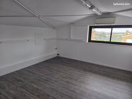 local 65 m² merville