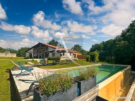 propriété 8 pièces 250 m²