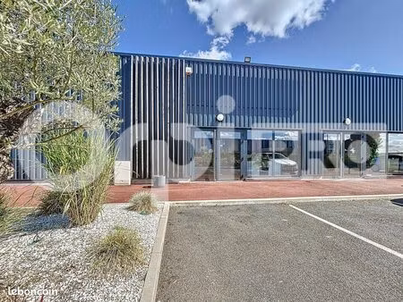 local commercial 240 m²