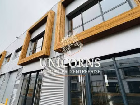 local industriel 296 m²