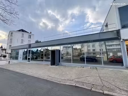 local bureaux 182 m²