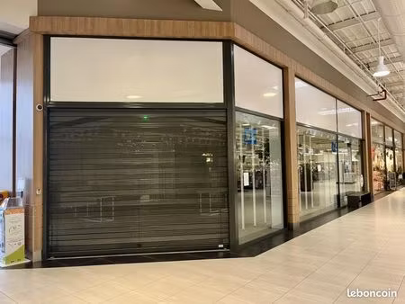 local commercial 233 m²